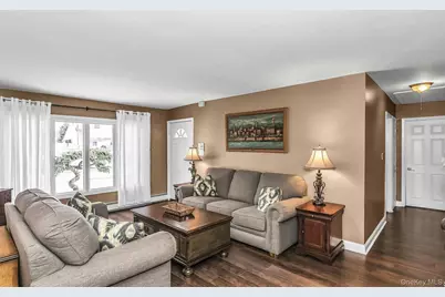 9 Blanche Street Street, Plainview, NY 11803 - Photo 15