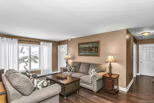 9 Blanche Street St, Plainview, NY 11803 - Photo 15