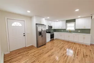 58 Norfleet Ln, Coram, NY 11727 - Photo 7