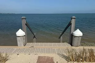 25 Shinnecock Rd, East Quogue, NY 11942 - Photo 9