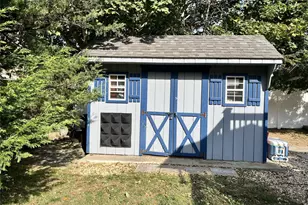 104 19th St, Wading River, NY 11792 - Photo 33