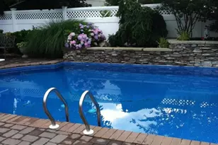 53 Page Dr, Hicksville, NY 11801 - Photo 15