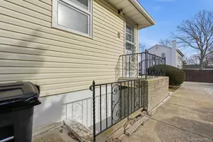 92 Apple St, Brentwood, NY 11717 - Photo 27