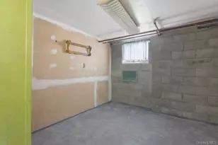 92 Apple St, Brentwood, NY 11717 - Photo 19