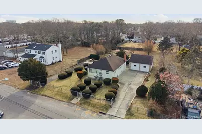 92 Apple Street, Brentwood, NY 11717 - Photo 3