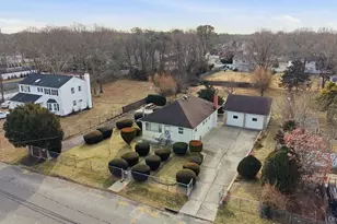 92 Apple St, Brentwood, NY 11717 - Photo 3