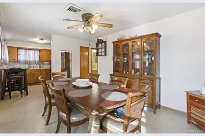 92 Apple Street, Brentwood, NY 11717 - Photo 5