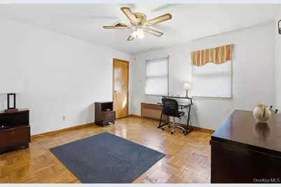 92 Apple Street, Brentwood, NY 11717 - Photo 9