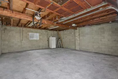 92 Apple Street, Brentwood, NY 11717 - Photo 21