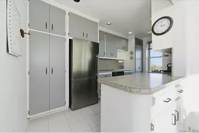 560 W Broadway #6B, Long Beach, NY 11561 - Photo 9