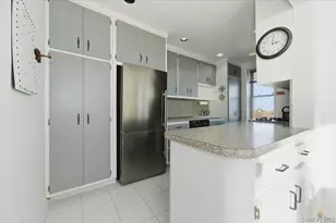 560 W Broadway, Long Beach, NY 11561 - Photo 9