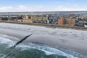 560 W Broadway, Long Beach, NY 11561 - Photo 19