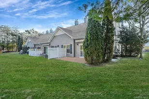 116 Maya Cir, Central Islip, NY 11722 - Photo 23