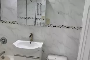 87-62 Little Neck Pkwy, Floral Park, NY 11001 - Photo 7