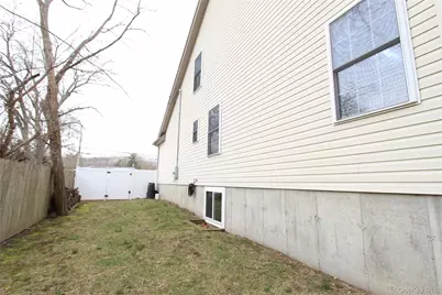 275 Railroad Avenue, Center Moriches, NY 11934 - Photo 21