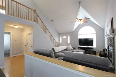 275 Railroad Avenue, Center Moriches, NY 11934 - Photo 5