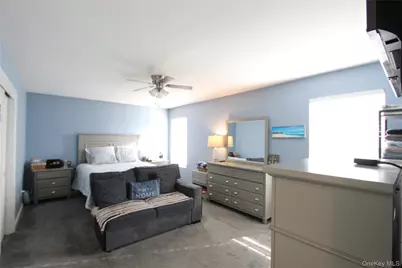 275 Railroad Avenue, Center Moriches, NY 11934 - Photo 9