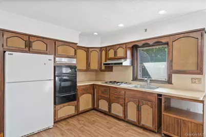 376 Hunnewell Avenue, Elmont, NY 11003 - Photo 5