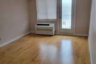 143-20 Hoover Ave, Briarwood, NY 11435 - Photo 9