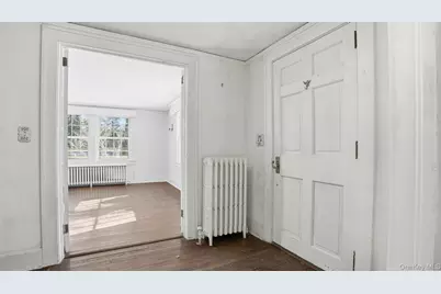 256 E Main Street, Westhampton Beach, NY 11978 - Photo 3