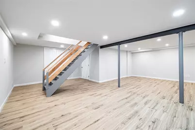 29 West Avenue, Hicksville, NY 11801 - Photo 15