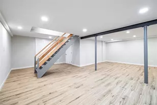 29 West Ave, Hicksville, NY 11801 - Photo 15