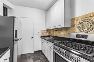 155 W 106th St, New York, NY 10025 - Photo 5