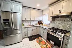 225 E Mineola Ave, Valley Stream, NY 11580 - Photo 5