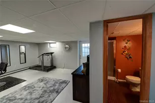 221 Young St, West Babylon, NY 11704 - Photo 23