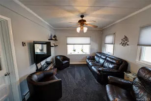 221 Young St, West Babylon, NY 11704 - Photo 11