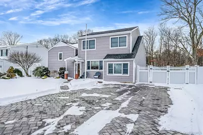 132 Gladstone Avenue, West Islip, NY 11795 - Photo 3