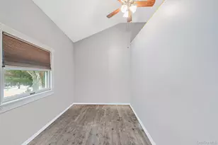 132 Gladstone Ave, West Islip, NY 11795 - Photo 33