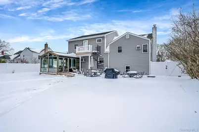 132 Gladstone Avenue, West Islip, NY 11795 - Photo 11