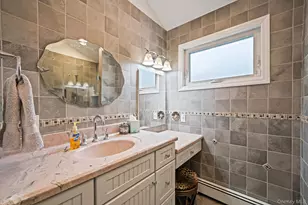 132 Gladstone Ave, West Islip, NY 11795 - Photo 37