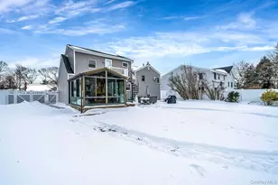 132 Gladstone Ave, West Islip, NY 11795 - Photo 9