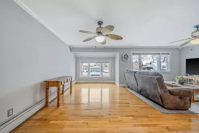 132 Gladstone Avenue, West Islip, NY 11795 - Photo 17