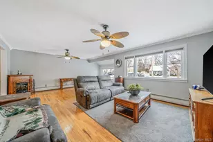 132 Gladstone Ave, West Islip, NY 11795 - Photo 15