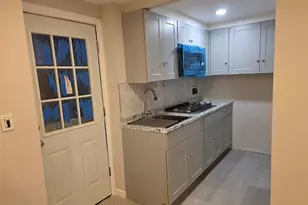 8 Holly Ct, North Babylon, NY 11703 - Photo 3