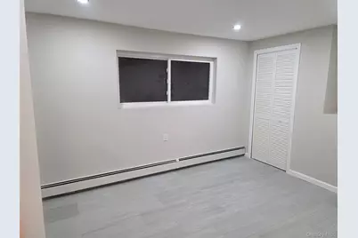 8 Holly Court, North Babylon, NY 11703 - Photo 5