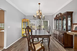 27 Hamlet Dr, Commack, NY 11725 - Photo 9