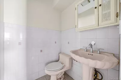 72-36 Almeda Avenue, Arverne, NY 11692 - Photo 13