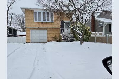 715 McCall Avenue, West Islip, NY 11795 - Photo 1