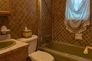 32-27 202nd St, Bayside, NY 11361 - Photo 9