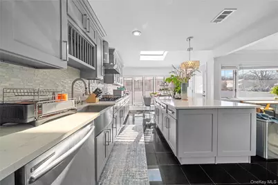 98 Birchwood Park Drive, Jericho, NY 11753 - Photo 13