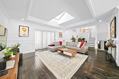 98 Birchwood Park Drive, Jericho, NY 11753 - Photo 9