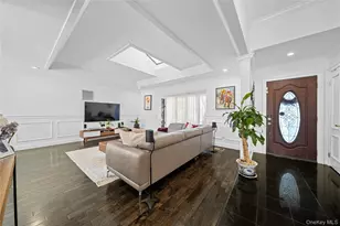 98 Birchwood Park Dr, Jericho, NY 11753 - Photo 7