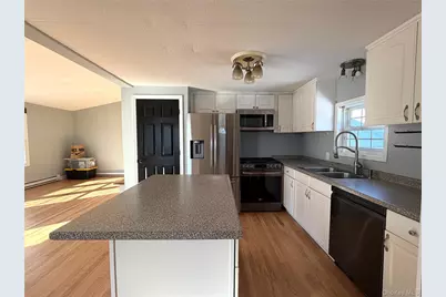 101 Rosevale Avenue E, Ronkonkoma, NY 11779 - Photo 11