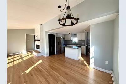 101 Rosevale Avenue E, Ronkonkoma, NY 11779 - Photo 3