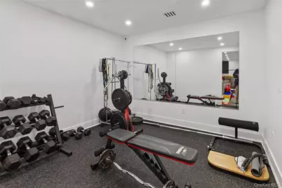 24 Chestnut Lane, Woodbury, NY 11797 - Photo 23