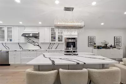 24 Chestnut Lane, Woodbury, NY 11797 - Photo 5